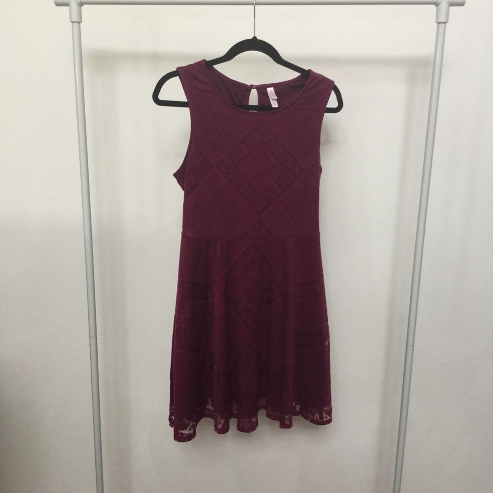 Xhilaration Burgundy-Wine Keyhole Back Dress Diamond Floral Size Large Fall